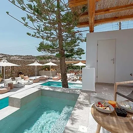מלון Oliving Mykonos Luxury 4*
